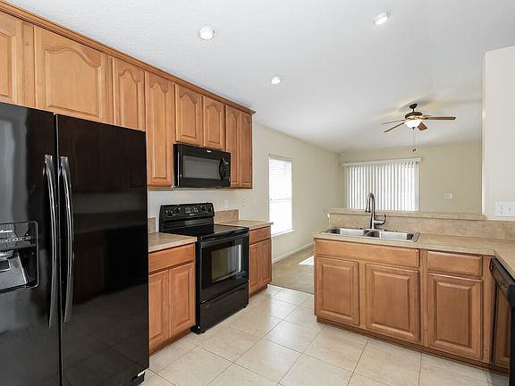 5th image of 2452 Willowbend Dr