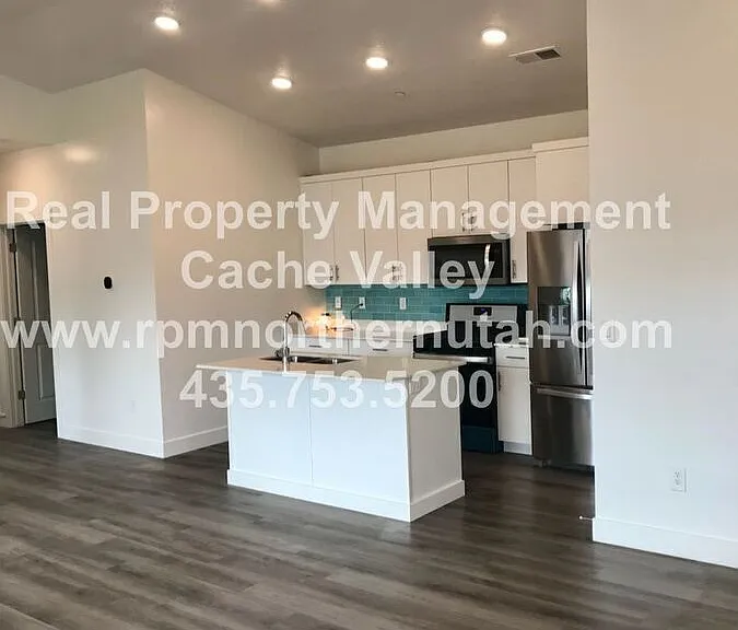 163 E 550 N #301 — Photo 24