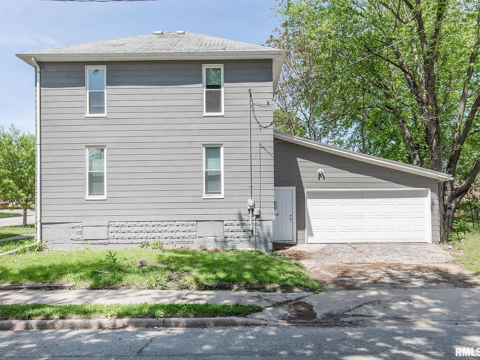 1301 N Perry St, Davenport, IA 52803 Zillow