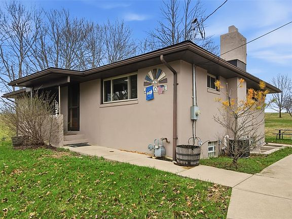 2nd image of 30 Robb Ln