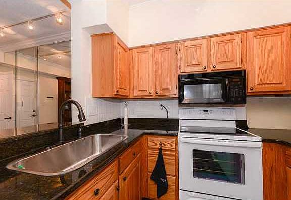 4th image of 230 College Pl APT 210