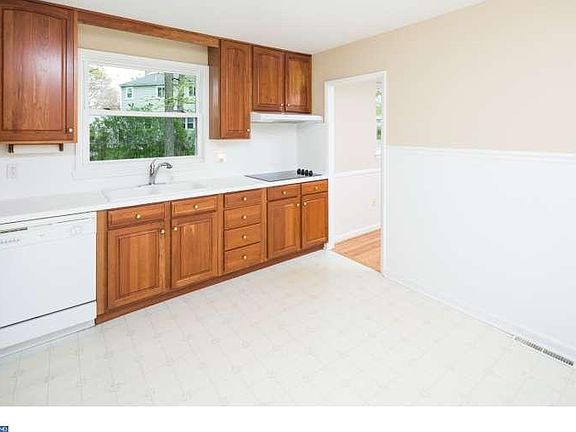 4th image of 3301 Altamont Dr