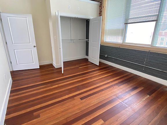 3rd image of 3421 Richmond St #214A