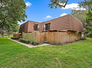 2019 20th Ln, Palm Beach Gardens, FL 33418