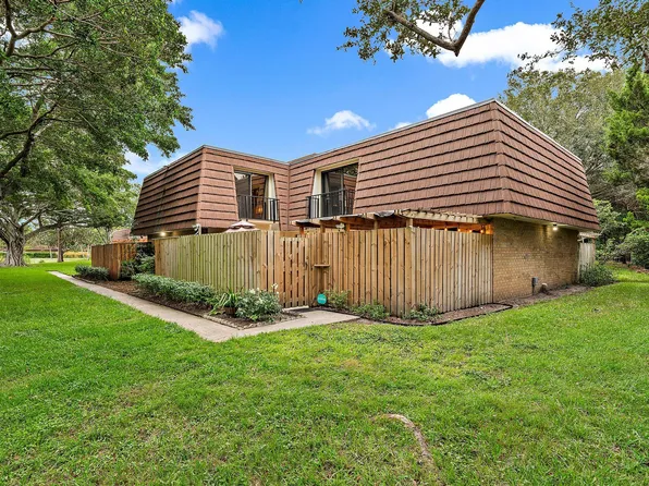 2019 20th Lane, Palm Beach Gardens, FL 33418
