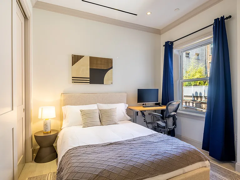 808 Lexington Ave #3 — Photo 16