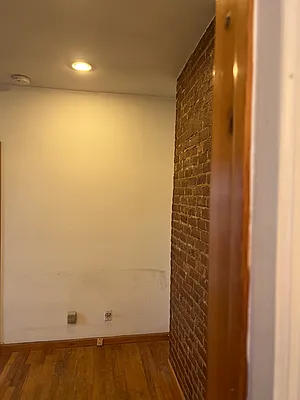 Rented by Roz Khan, LREB | media 7