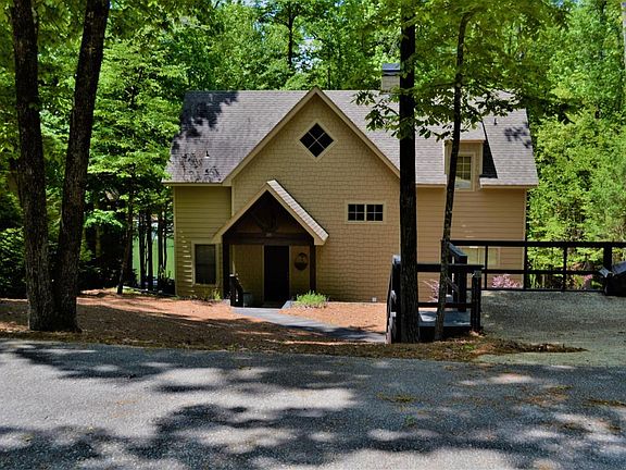 2nd image of 28 Pine Straw Ct