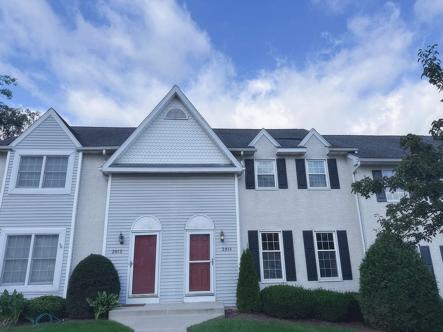 3 bed, 1.5 bath, 1416 sqft, $2,100 — Photo 1