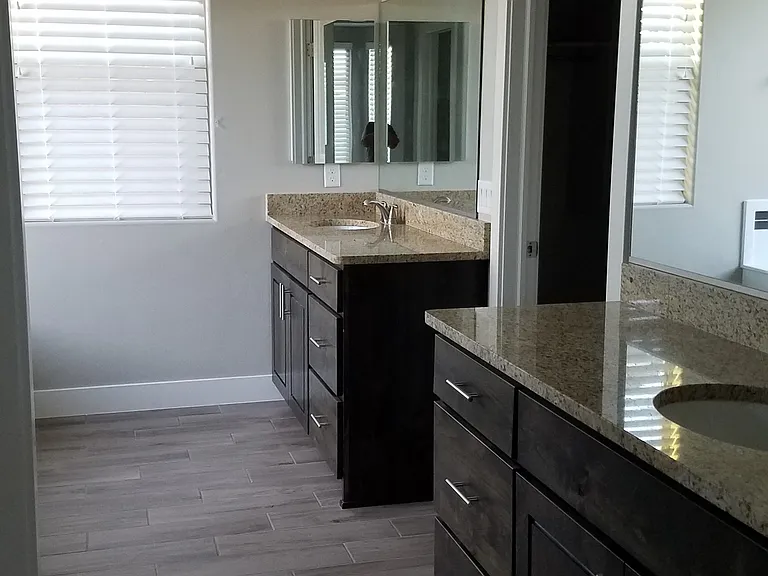 378 N Highland Pkwy — Photo 5