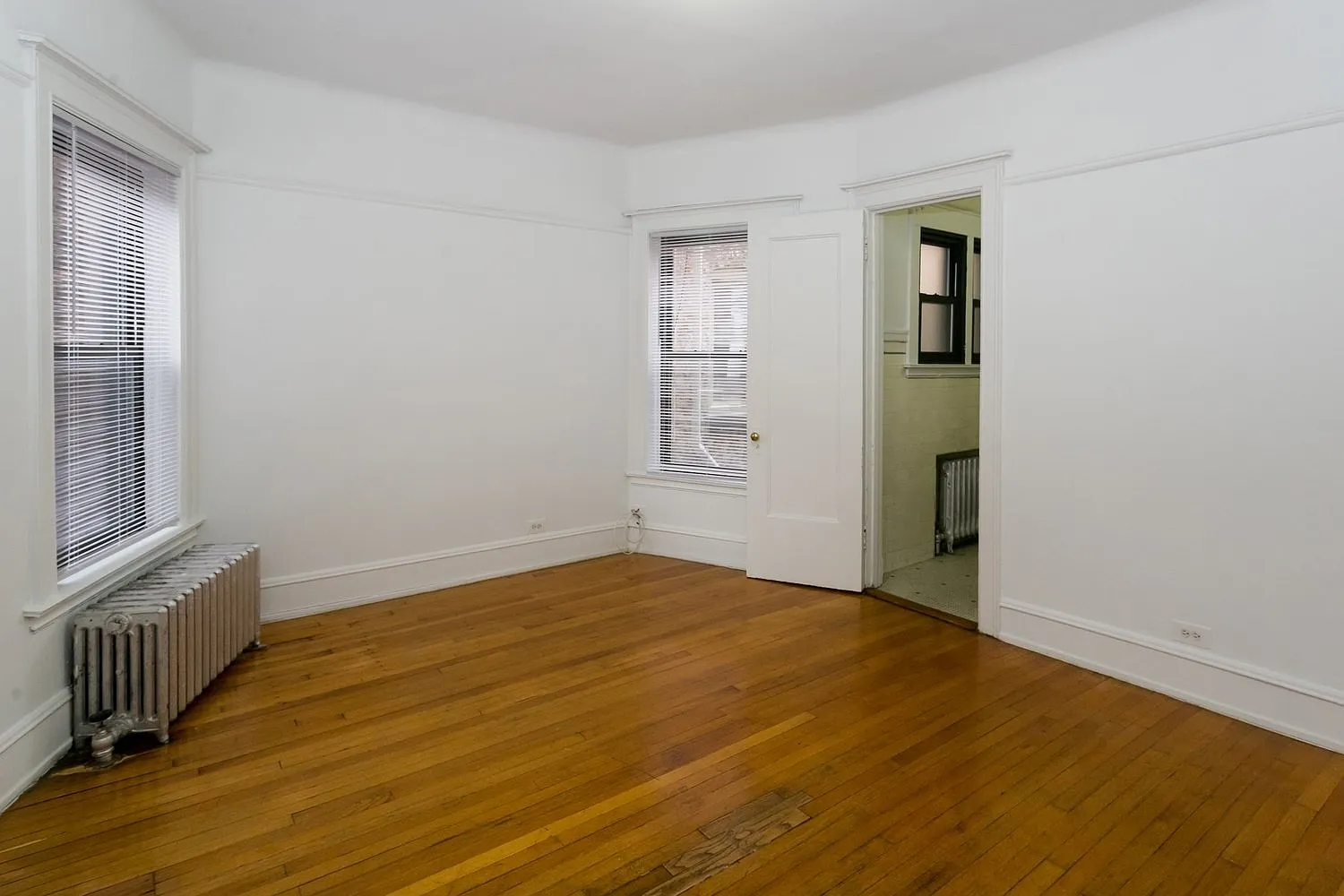 5700 S. Blackstone Avenue — Photo 4