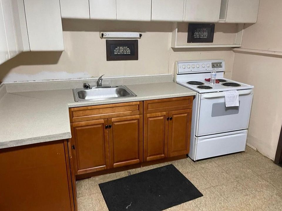 2nd image of 663 Broad St APT 20