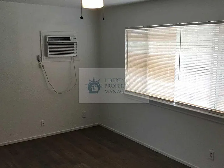 649 Meadowlark Ln #649 — Photo 3