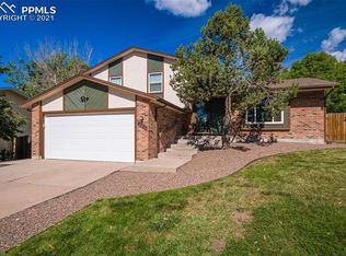 4725 W Old Farm Cir, Colorado Springs, CO 80917