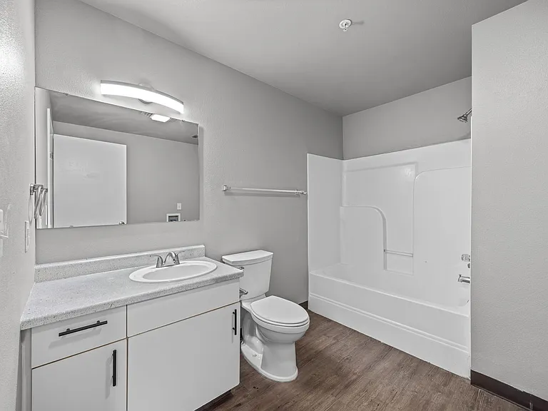 Gateway Crossing Apartments — Photo 16