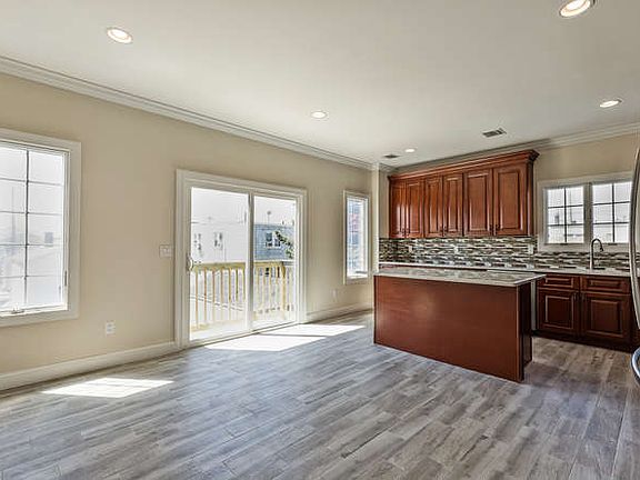 5th image of 179B Washington Ave #B