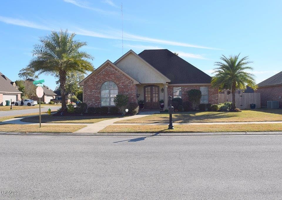 1st image of 101 Brookhollow Dr