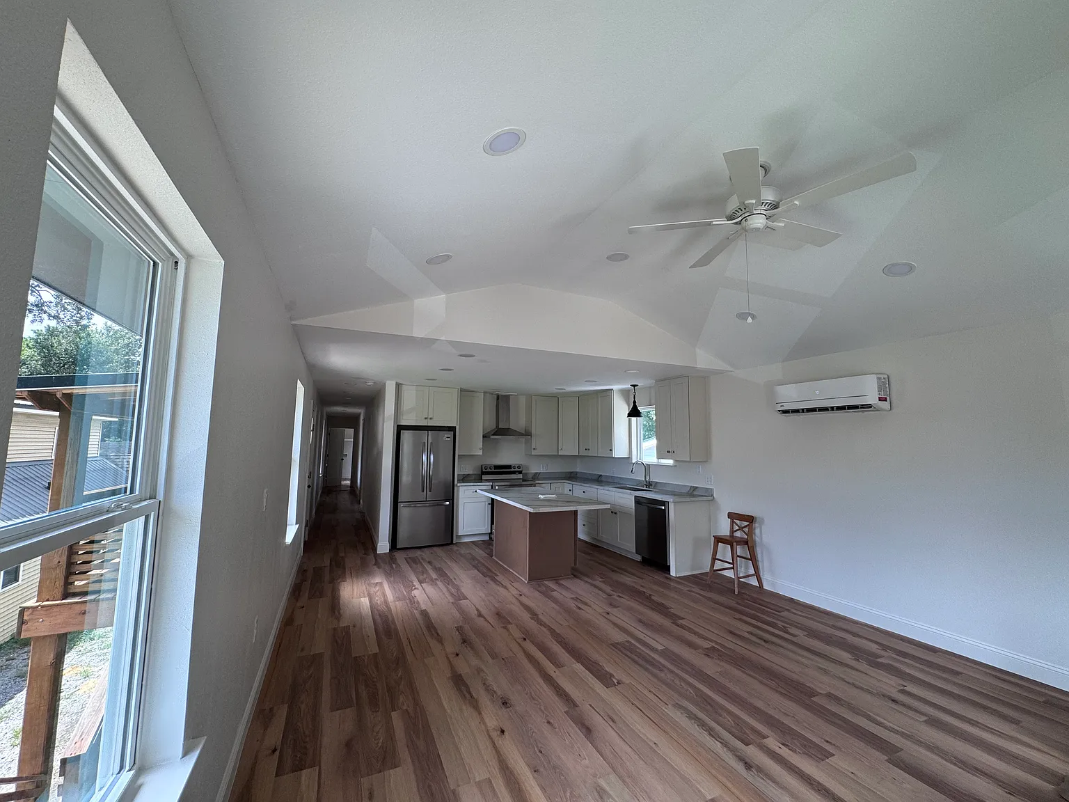 2 bed, 1100 sqft, $1,950 — Photo 4