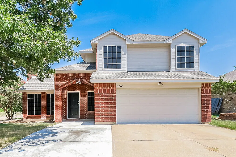 3 bed, 2.5 bath, 1986 sqft, $2,555 — Photo 1