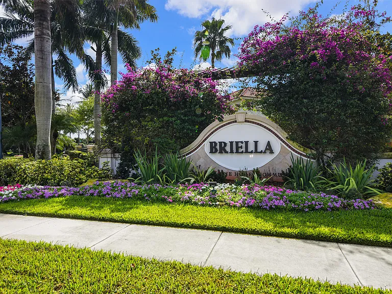 7392 Briella Dr — Photo 1