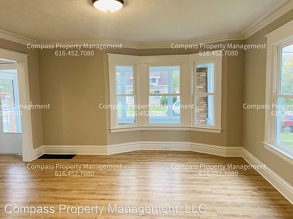 2nd image of 851 Oakdale St SE