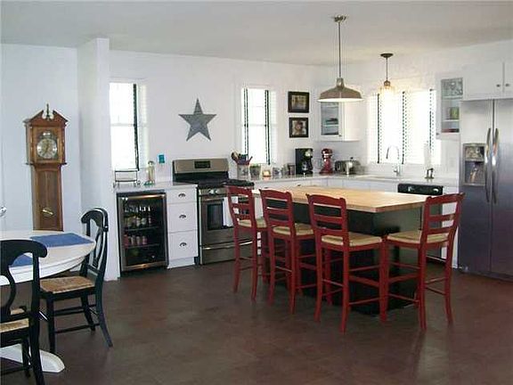 4th image of 18 Brongo Ln