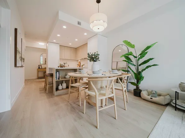 595 Kemsley Ave #106, Coquitlam, BC V3J 3Z2