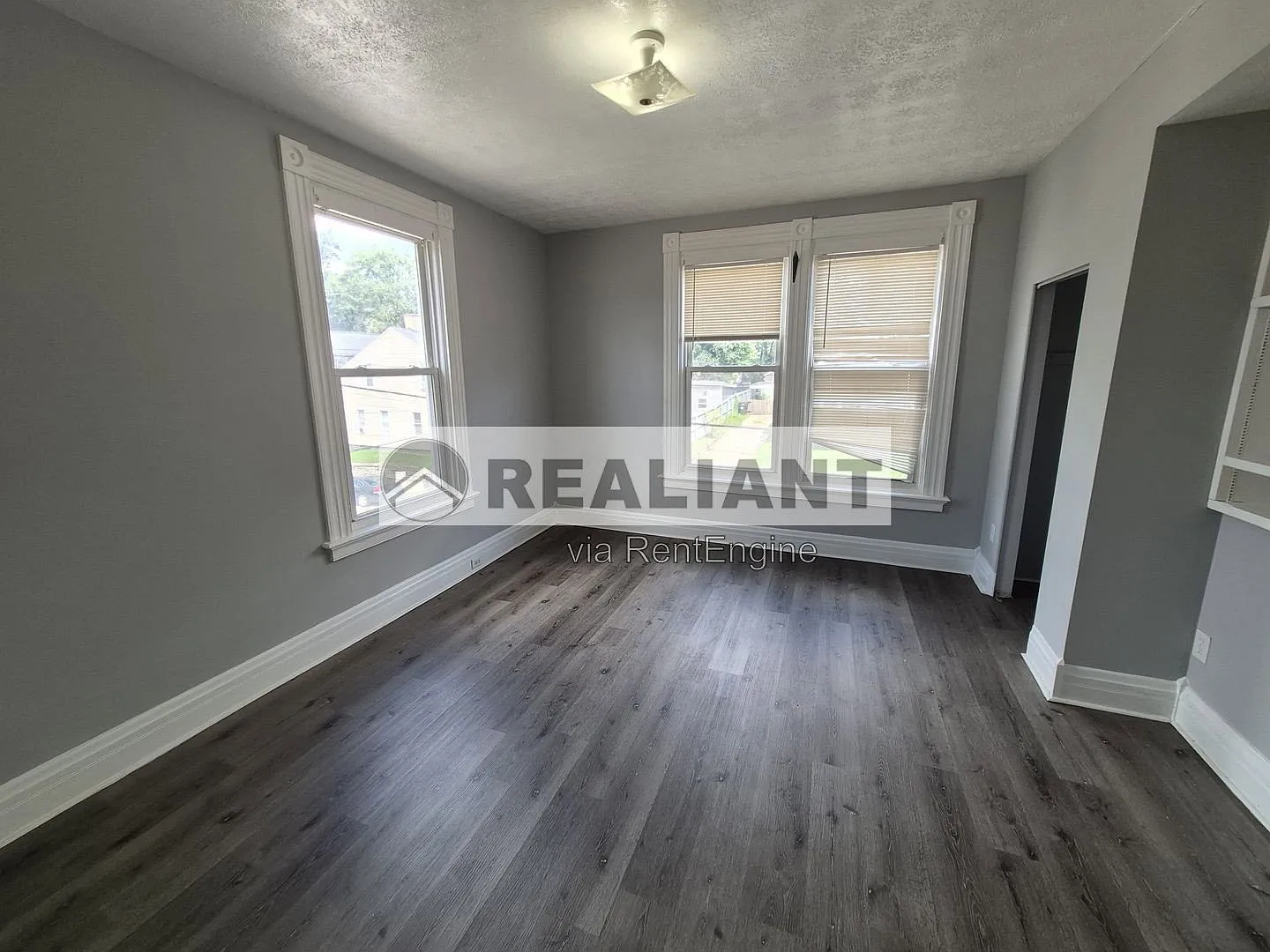 2 bed, 1.0 bath, $1,395 — Photo 2