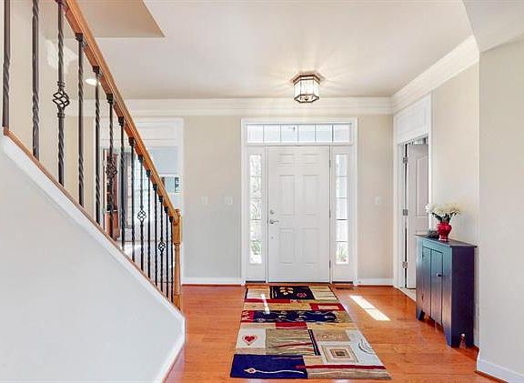 4th image of 31 Crawford Ln