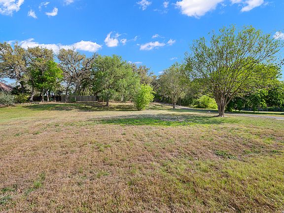 3rd image of 7806 SHADY HOLLOW LN