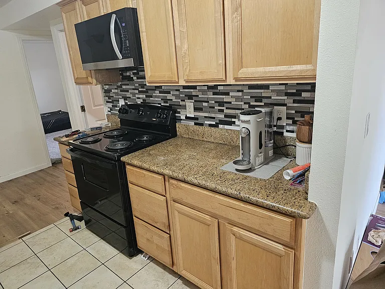 210 Mission Ave — Photo 13