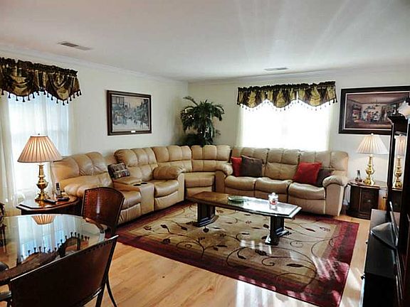 5th image of 2208 Village Green Cir #2208