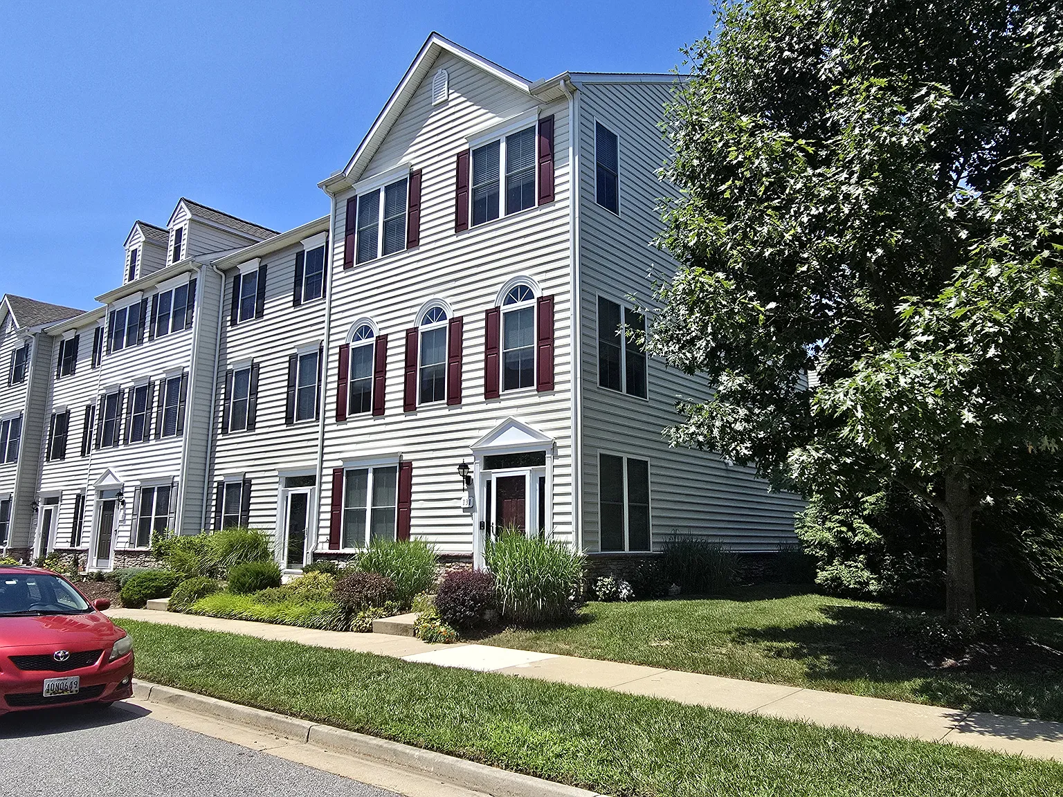 2 bed, 2304 sqft, $2,995 — Photo 1