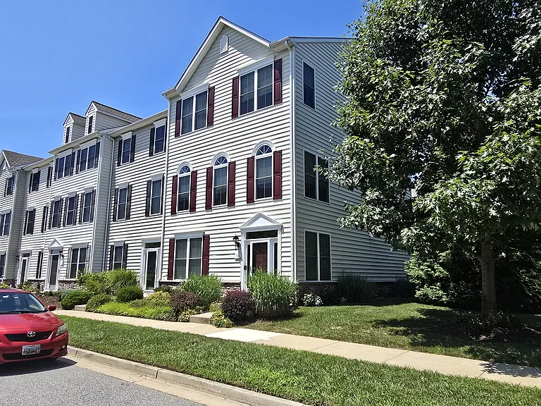 131 John Patrick Dr — Photo 2