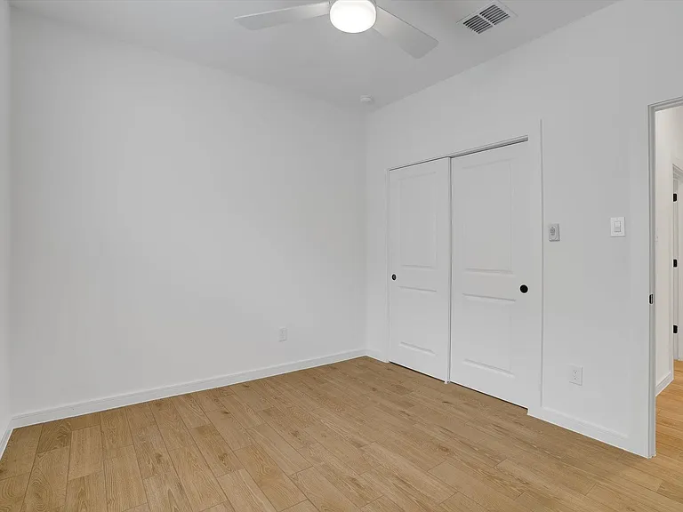 8438 Bay Ridge Cir — Photo 34