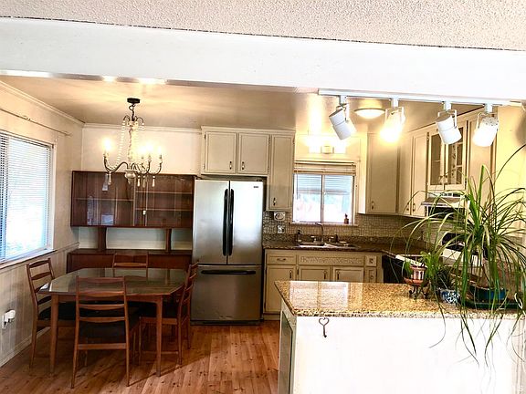5th image of 1677 Tionontati St