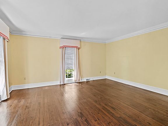 4th image of 101 Longwood Ln