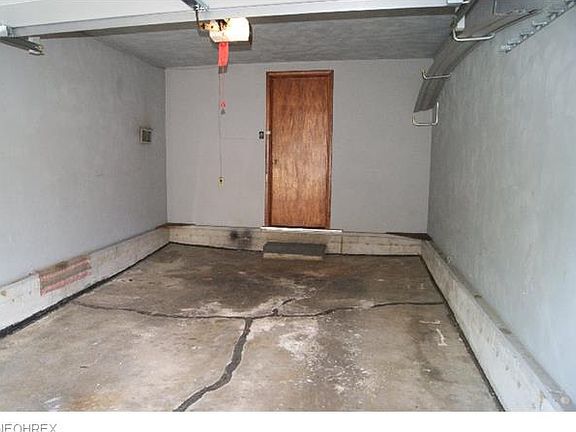 5th image of 373 E Hopocan Ave