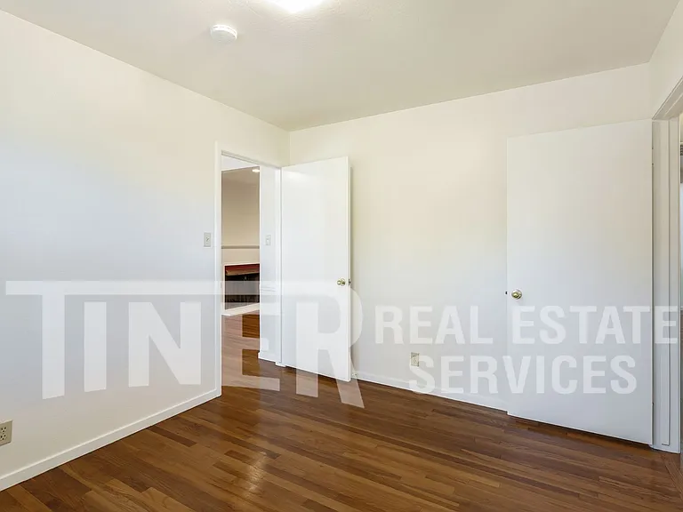 541 Sandburg Dr — Photo 19