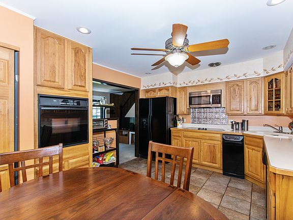 4th image of 7000 Saratoga Dr