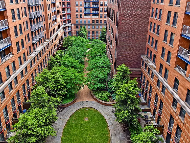 616 E St NW #619 — Photo 36