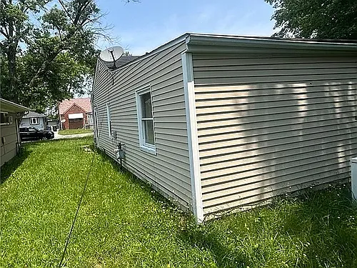 12215 Guardian Blvd Photo 1