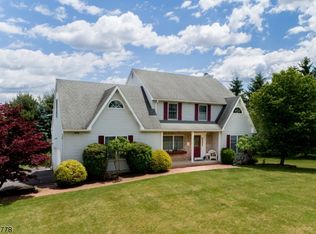 111 Johanna Farms Rd, Ringoes, NJ 08551