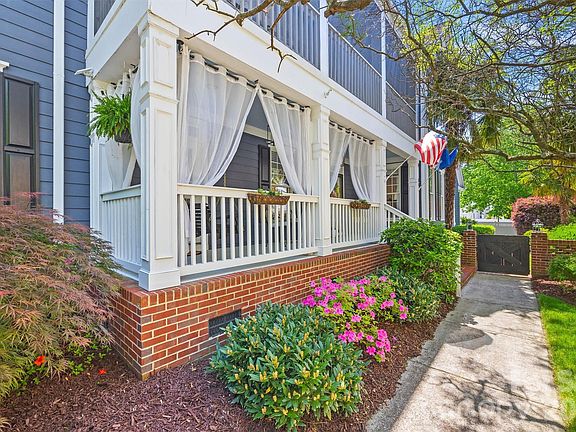 4th image of 816 Victorian Way