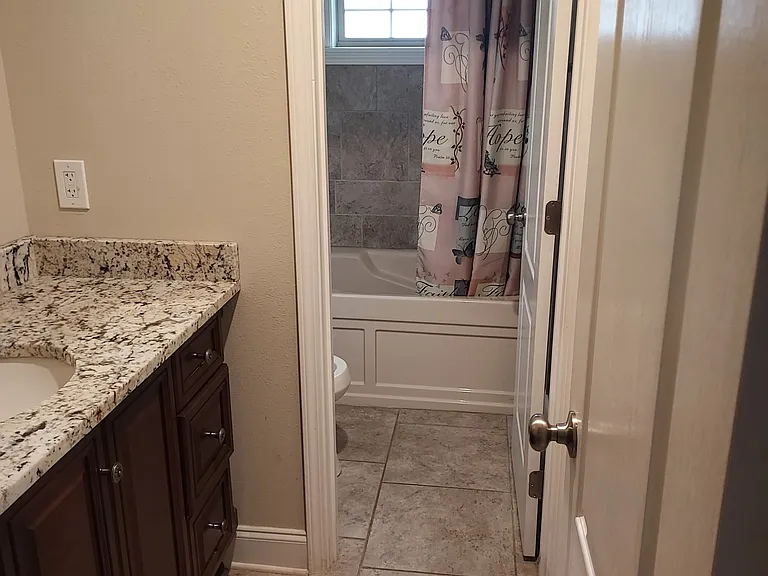 10211 Chevy Chase Dr — Photo 3