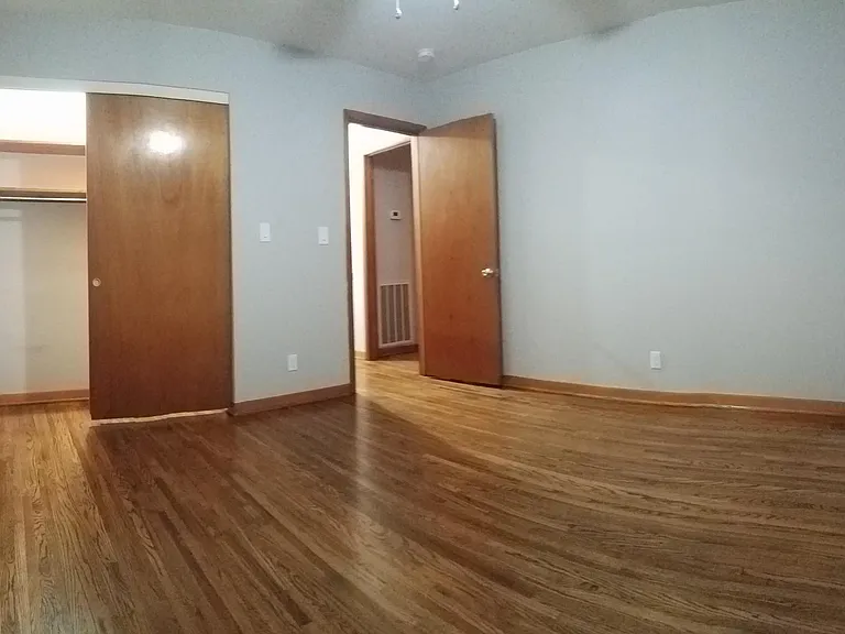 4894 Lynn Dr — Photo 10