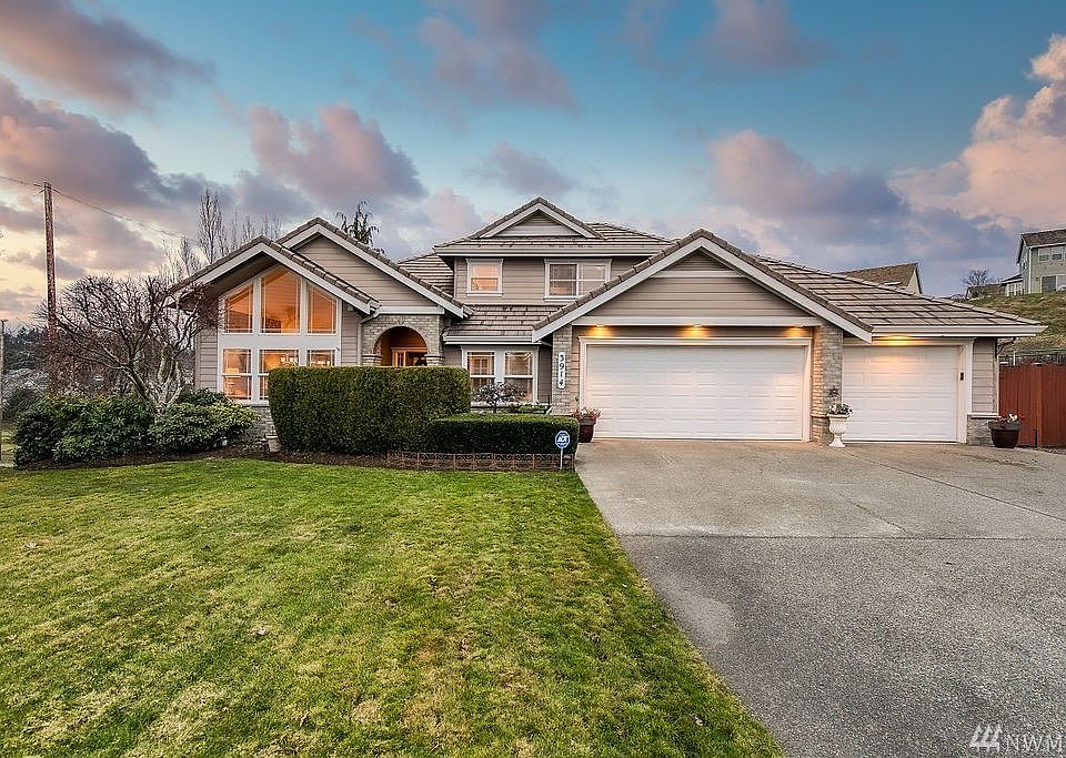 1st image of 3914 Spyglass Dr NE