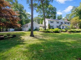 1 Mast Hill Rd, Hingham, MA 02043
