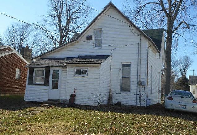2nd image of 609 Alexander St