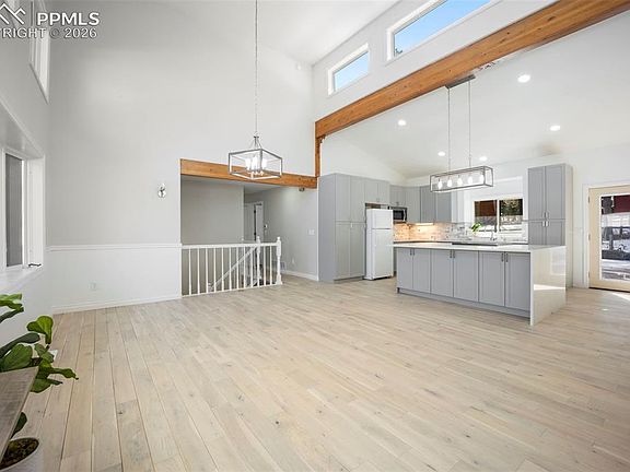 5th image of 33 Stillforest Ln